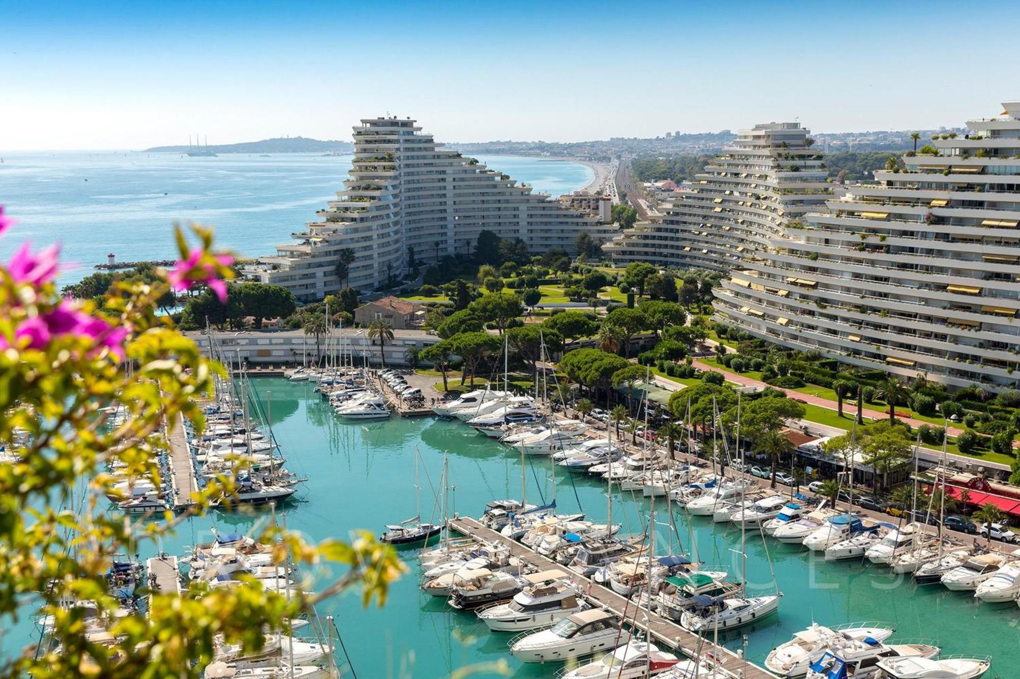 Spacieux 2 Chambres 65M2 Climatise Au Village Medieval Entre Nice Et Antibes Villeneuve-Loubet Εξωτερικό φωτογραφία
